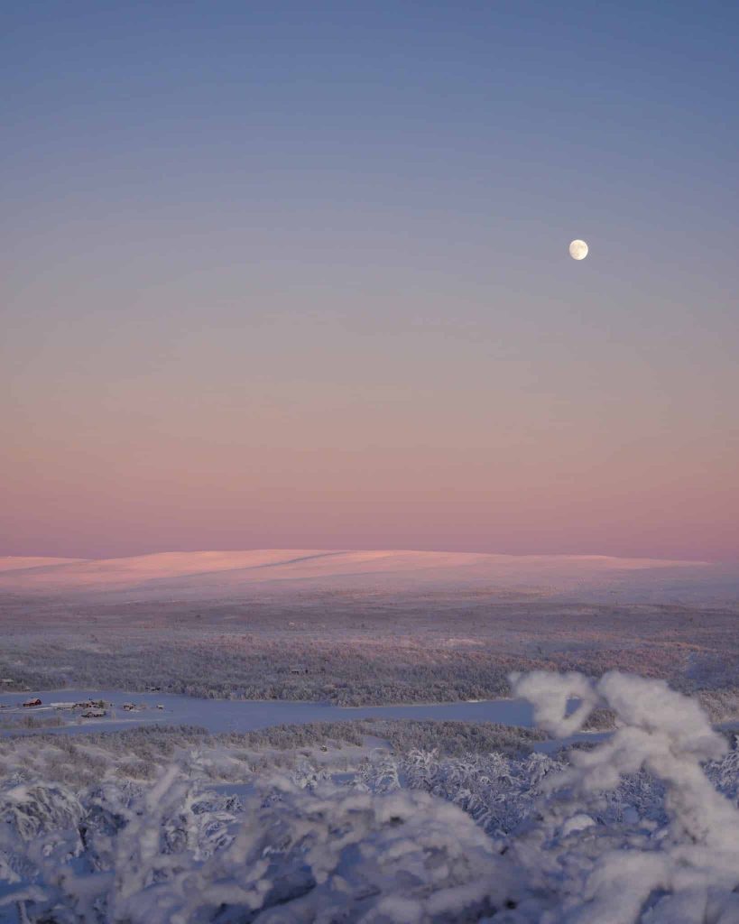 Eine weite Sicht über Lappland, Finnland